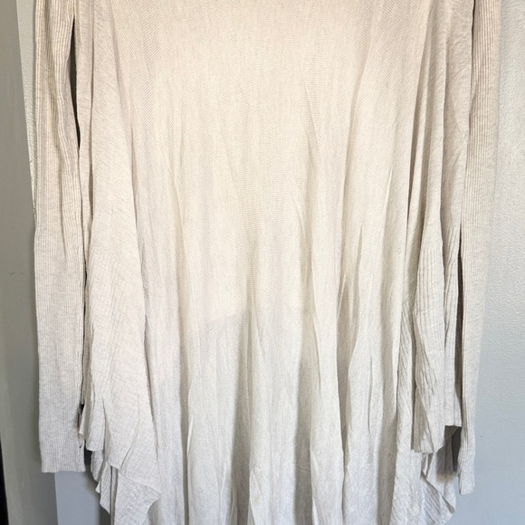 Lululemon Enlightened Pullover in Heathered White - Picture 2 of 3